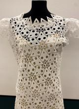 1930’s-style White cut-out lace gown/40