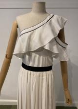 Ivory pleated one-shoulder gown/38-40