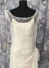 1920’s-style Ivory lace bias-cut gown/42
