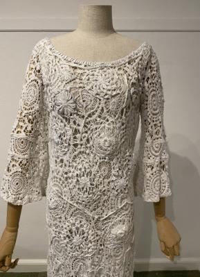 Ivory crochet leather details gown/40