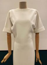 White crepe gown with open back and short sleeves/38