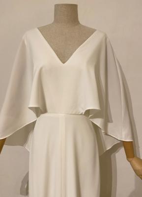 White crepe gown with batwing sleeves/36