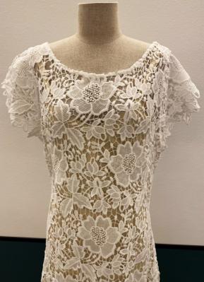 1930’s-style White floral lace dress/42