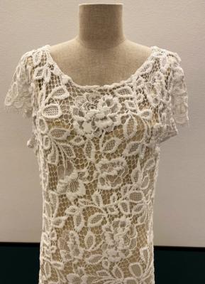 1930s-style White floral knitted-lace gown/36-38