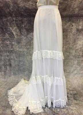 1970’s White chiffon/lace skirt/36