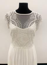 White beaded chiffon gown/34-36